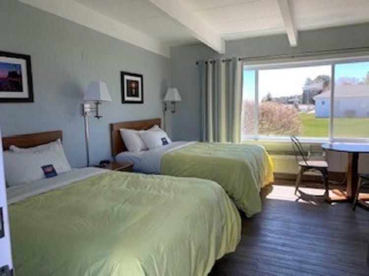 Beachfront Inn Baileys Harbor Exterior foto